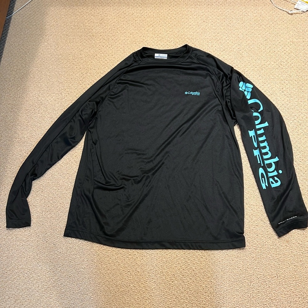 Columbia PFG. Black and blue sun shirt.